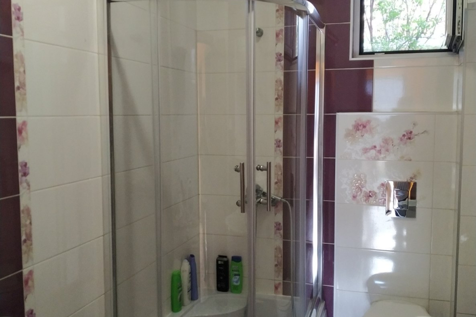 Na prodaju kuća u Surčinu 265m2, dvorište 439m2 | Maja Nekretnine