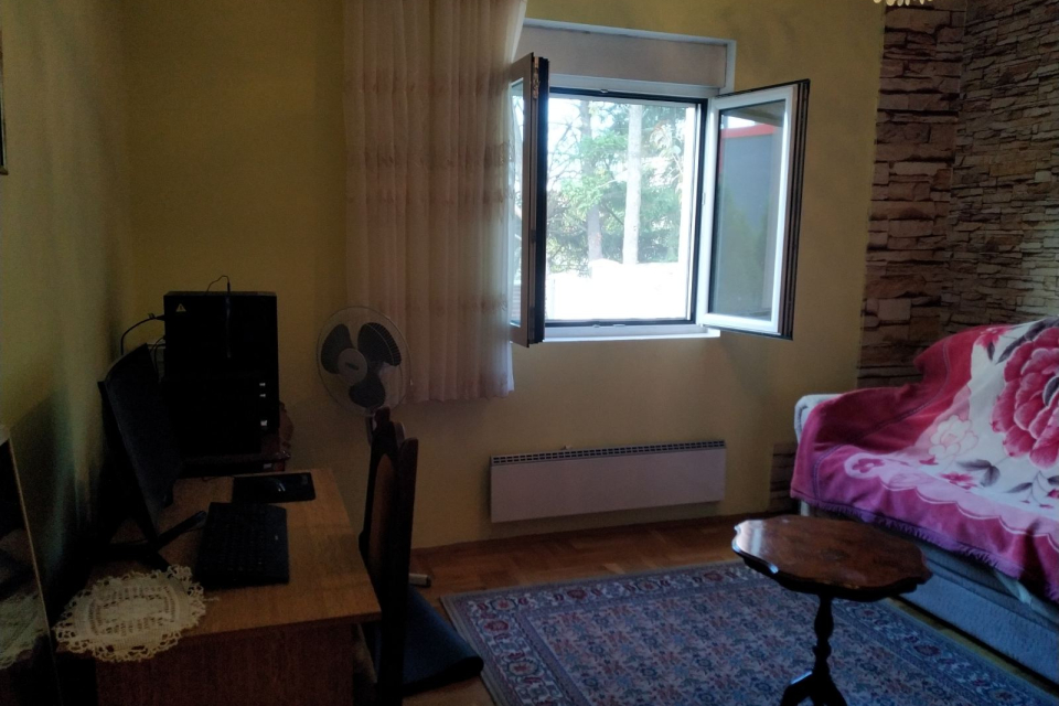 Na prodaju kuća u Surčinu 265m2, dvorište 439m2 | Maja Nekretnine