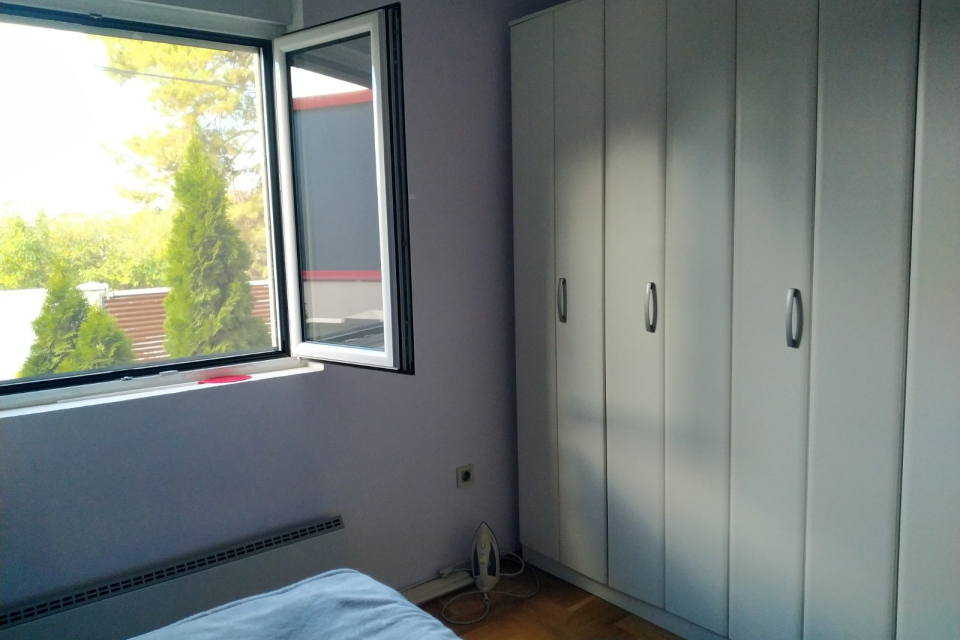 Na prodaju kuća u Surčinu 265m2, dvorište 439m2 | Maja Nekretnine