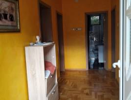 Na prodaju kuća u Surčinu 265m2, dvorište 439m2 | Maja Nekretnine