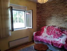 Na prodaju kuća u Surčinu 265m2, dvorište 439m2 | Maja Nekretnine